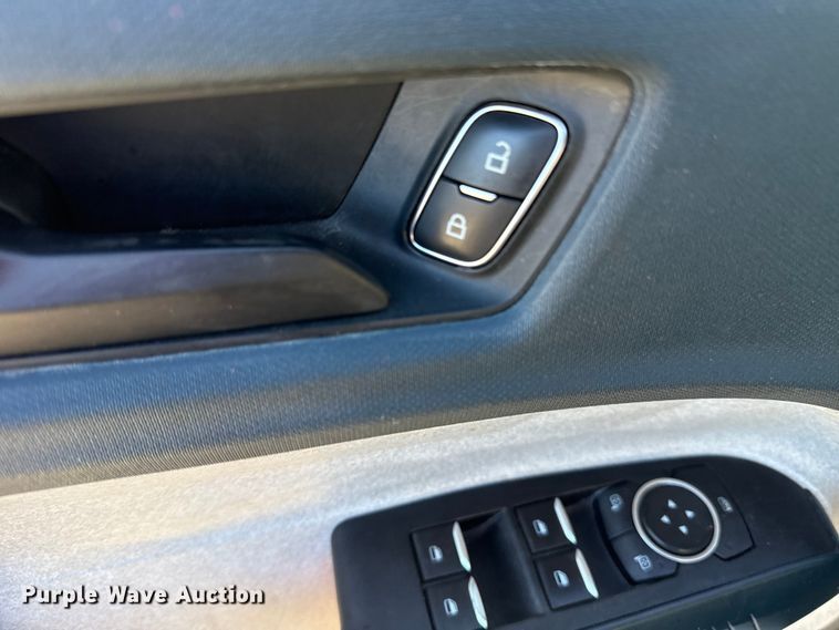 image for item DQ4265 2022 Ford Maverick XL Crew Cab pickup truck