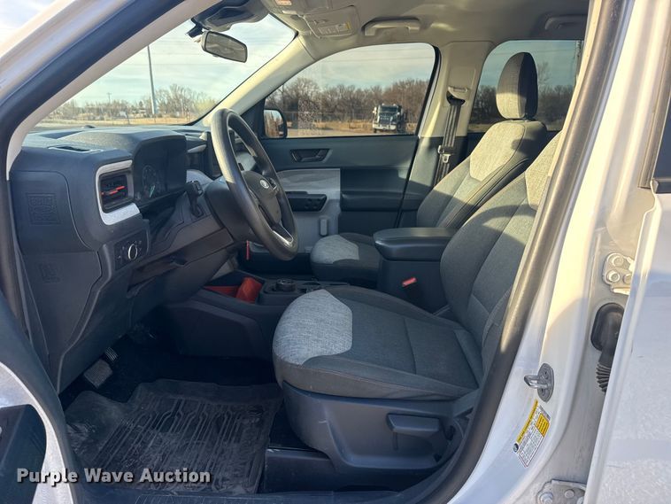 image for item DQ4265 2022 Ford Maverick XL Crew Cab pickup truck