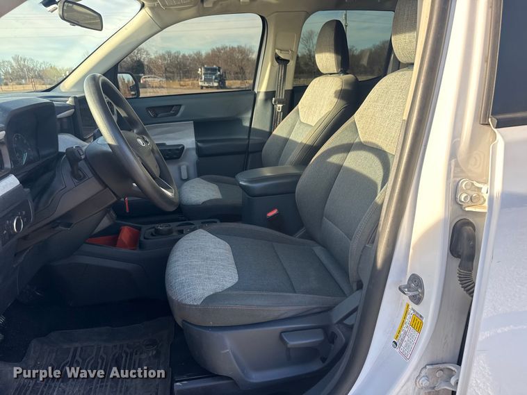 image for item DQ4265 2022 Ford Maverick XL Crew Cab pickup truck