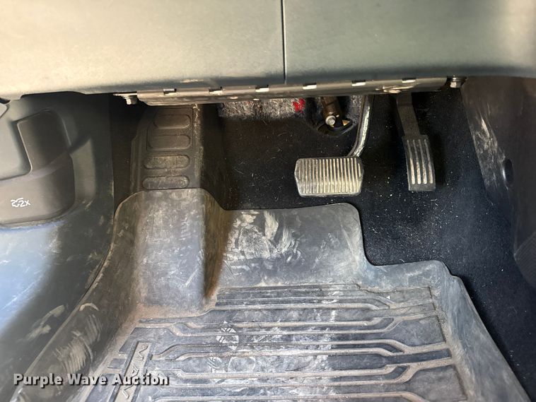 image for item DQ4265 2022 Ford Maverick XL Crew Cab pickup truck