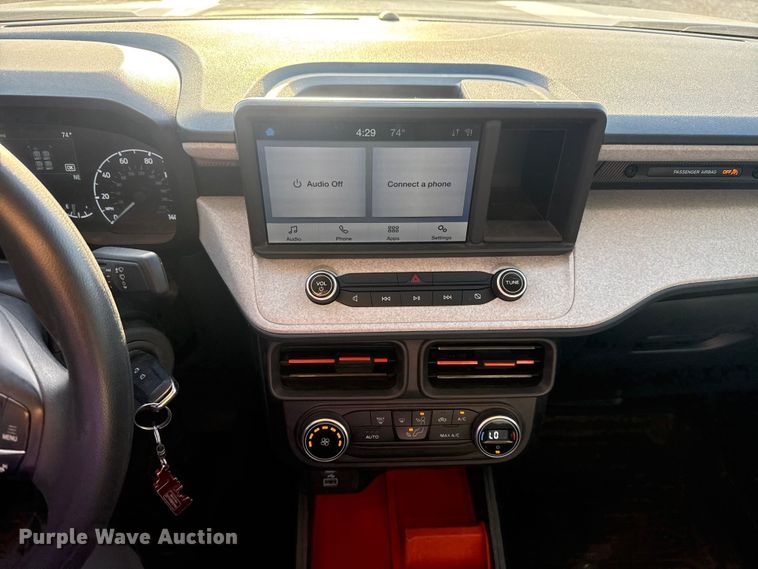 image for item DQ4265 2022 Ford Maverick XL Crew Cab pickup truck