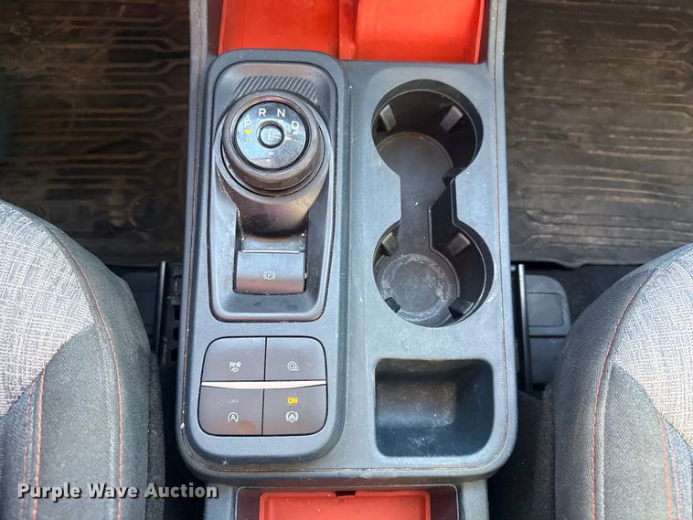 image for item DQ4265 2022 Ford Maverick XL Crew Cab pickup truck