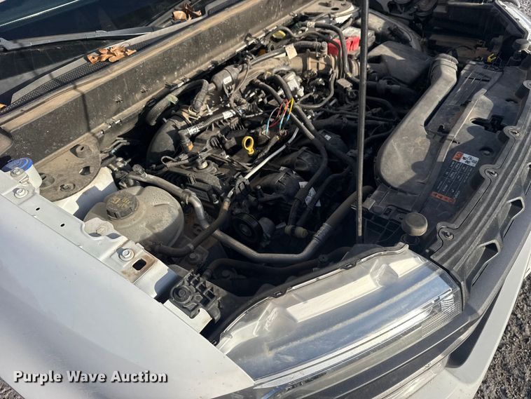 image for item DQ4265 2022 Ford Maverick XL Crew Cab pickup truck