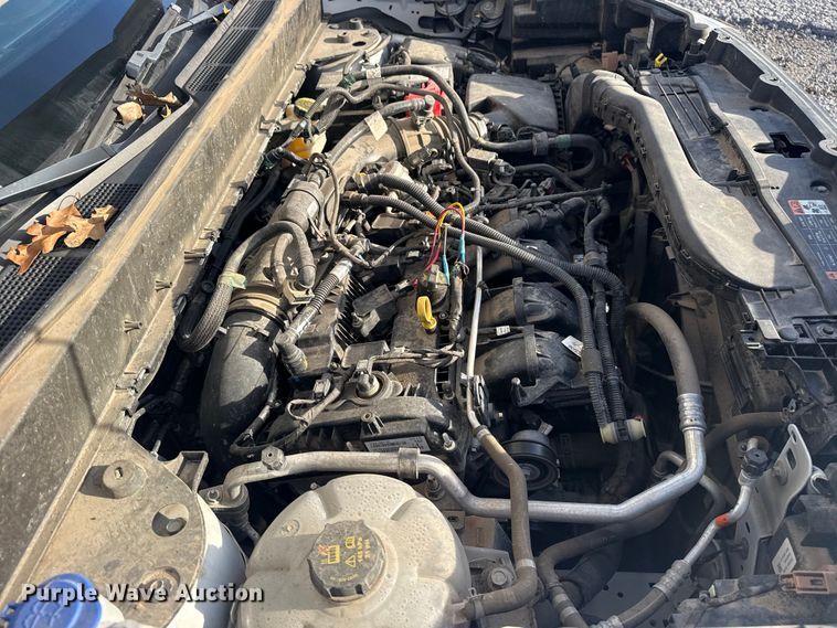 image for item DQ4265 2022 Ford Maverick XL Crew Cab pickup truck