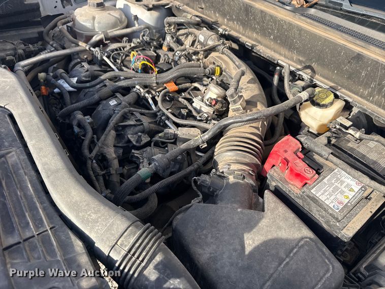 image for item DQ4265 2022 Ford Maverick XL Crew Cab pickup truck