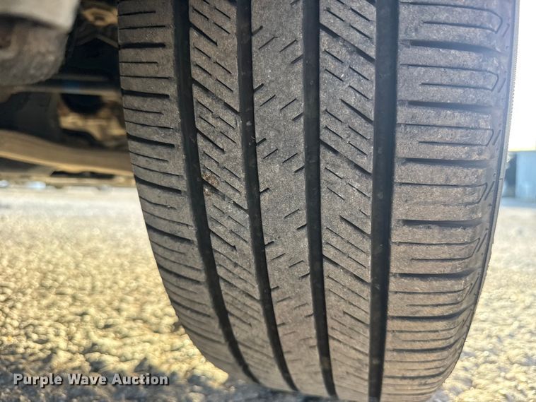 image for item DQ4265 2022 Ford Maverick XL Crew Cab pickup truck