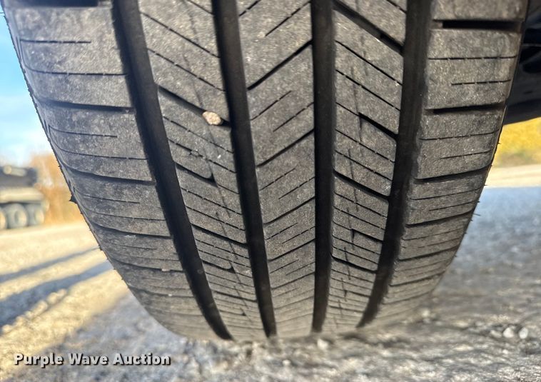 image for item DQ4265 2022 Ford Maverick XL Crew Cab pickup truck