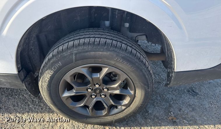 image for item DQ4265 2022 Ford Maverick XL Crew Cab pickup truck