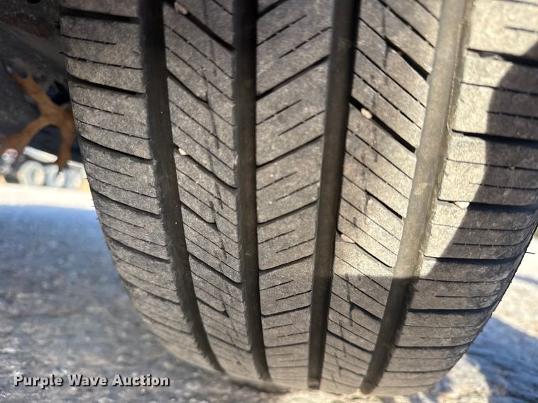 image for item DQ4265 2022 Ford Maverick XL Crew Cab pickup truck