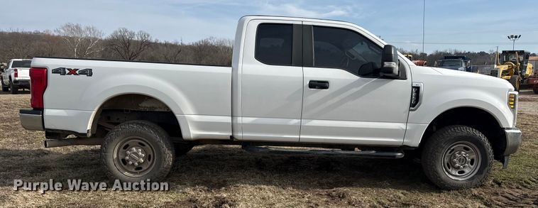 image for item DQ4271 2018 Ford F250 Super Duty Ext. Cab pickup truck