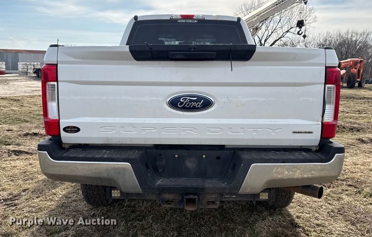 image for item DQ4271 2018 Ford F250 Super Duty Ext. Cab pickup truck