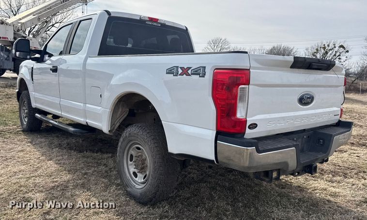 image for item DQ4271 2018 Ford F250 Super Duty Ext. Cab pickup truck