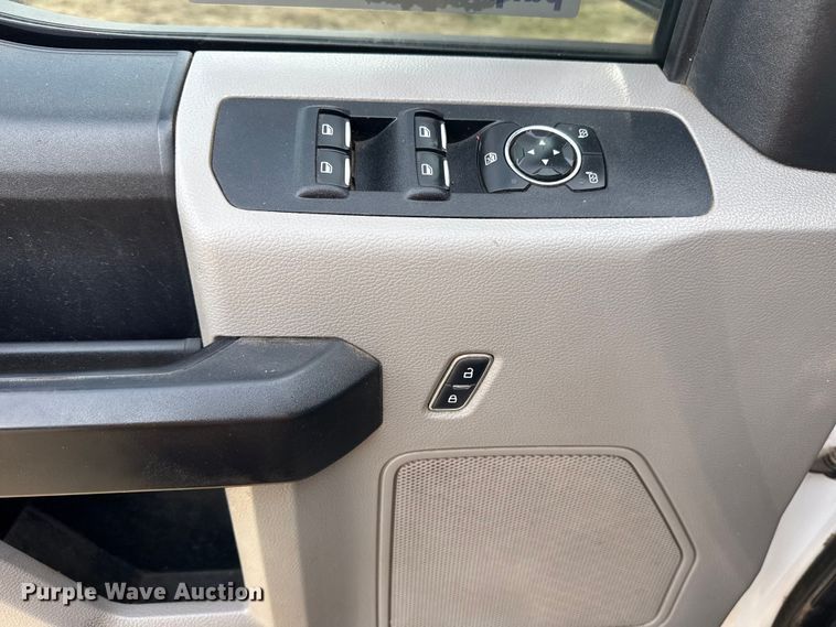 image for item DQ4271 2018 Ford F250 Super Duty Ext. Cab pickup truck