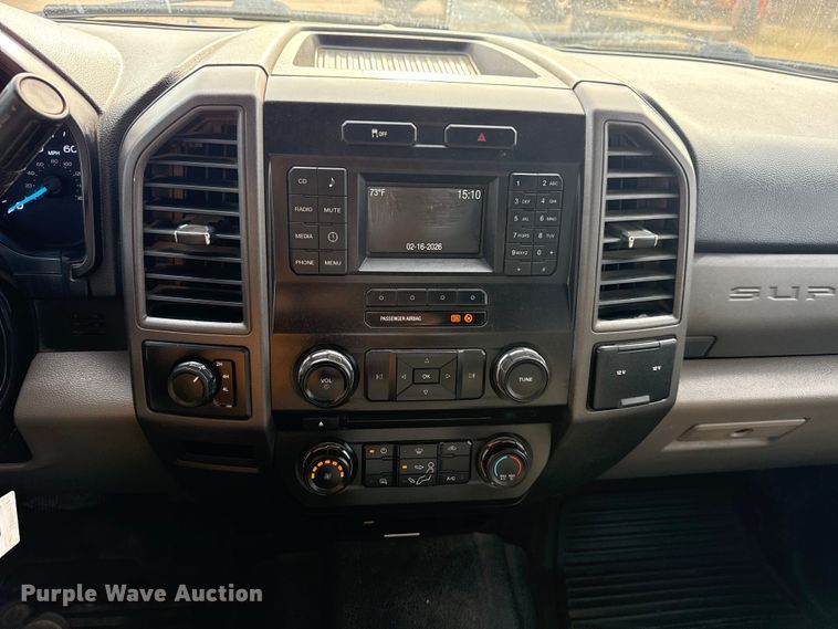 image for item DQ4271 2018 Ford F250 Super Duty Ext. Cab pickup truck