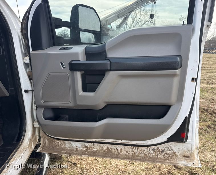 image for item DQ4271 2018 Ford F250 Super Duty Ext. Cab pickup truck