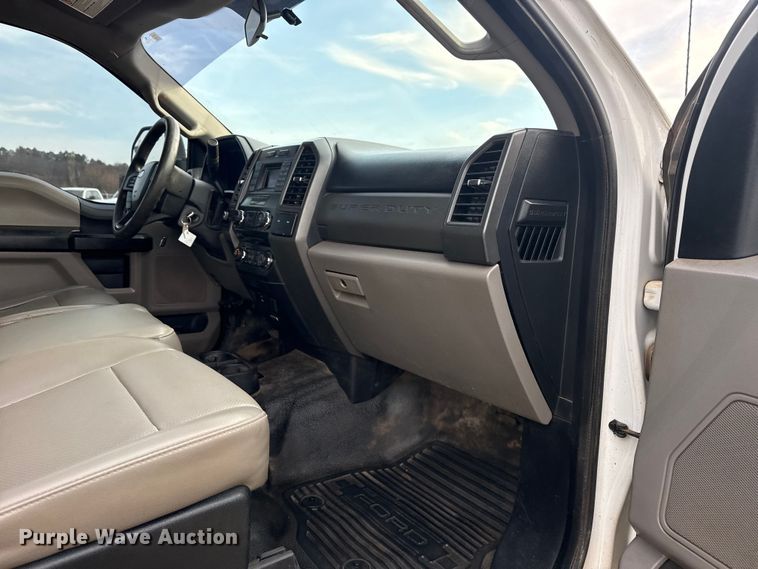 image for item DQ4271 2018 Ford F250 Super Duty Ext. Cab pickup truck