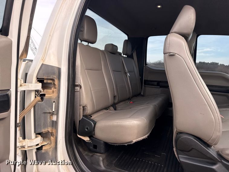 image for item DQ4271 2018 Ford F250 Super Duty Ext. Cab pickup truck