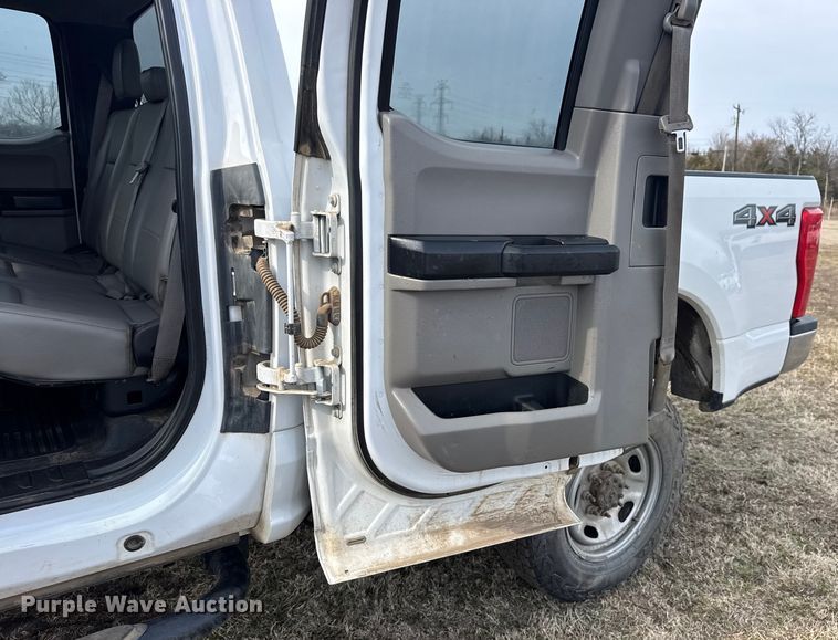 image for item DQ4271 2018 Ford F250 Super Duty Ext. Cab pickup truck