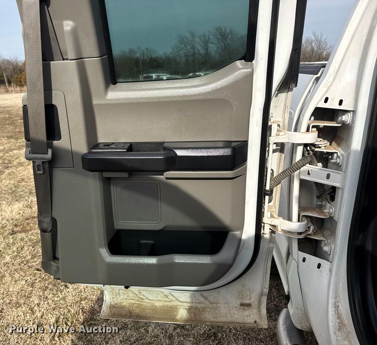 image for item DQ4272 2018 Ford F150 Ext. Cab pickup truck