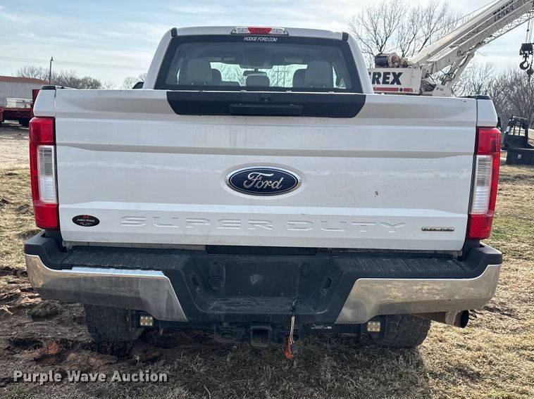 image for item DQ4273 2019 Ford F250 Super Duty XL Ext. Cab pickup truck