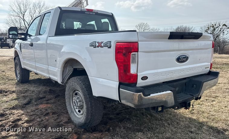 image for item DQ4273 2019 Ford F250 Super Duty XL Ext. Cab pickup truck