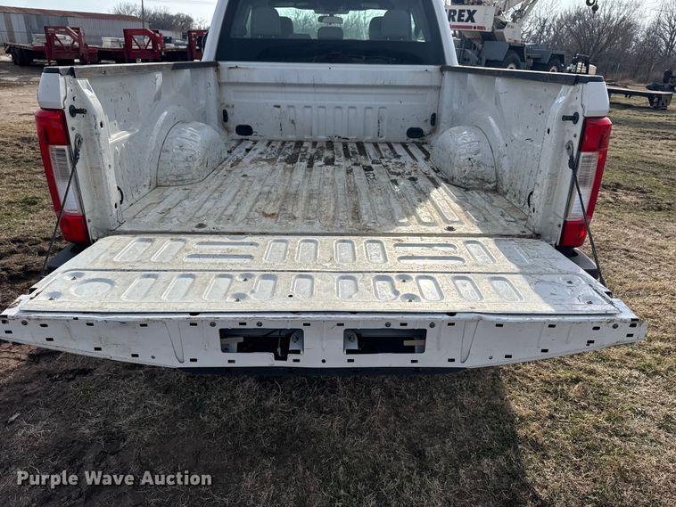 image for item DQ4273 2019 Ford F250 Super Duty XL Ext. Cab pickup truck