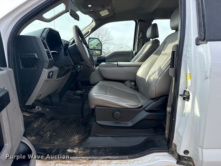 image for item DQ4273 2019 Ford F250 Super Duty XL Ext. Cab pickup truck