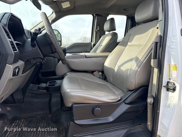 image for item DQ4273 2019 Ford F250 Super Duty XL Ext. Cab pickup truck