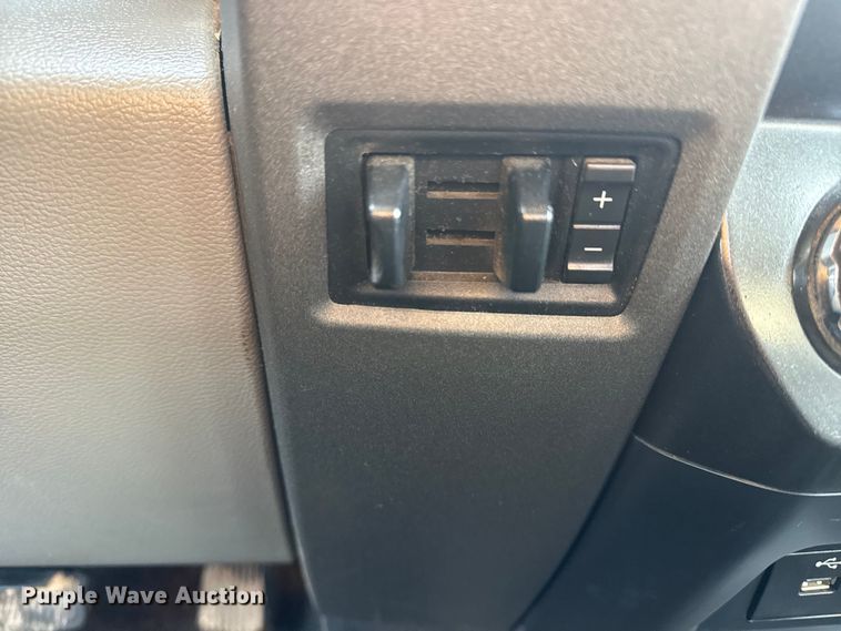 image for item DQ4273 2019 Ford F250 Super Duty XL Ext. Cab pickup truck