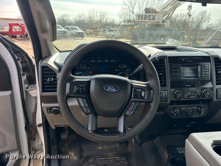 image for item DQ4273 2019 Ford F250 Super Duty XL Ext. Cab pickup truck