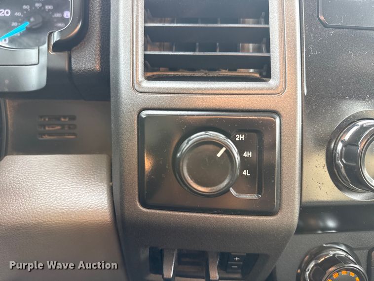 image for item DQ4273 2019 Ford F250 Super Duty XL Ext. Cab pickup truck