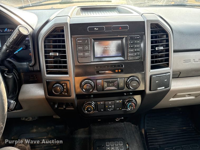 image for item DQ4273 2019 Ford F250 Super Duty XL Ext. Cab pickup truck