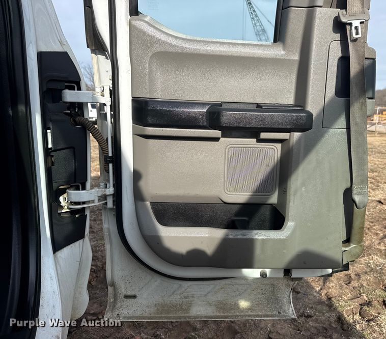 image for item DQ4273 2019 Ford F250 Super Duty XL Ext. Cab pickup truck