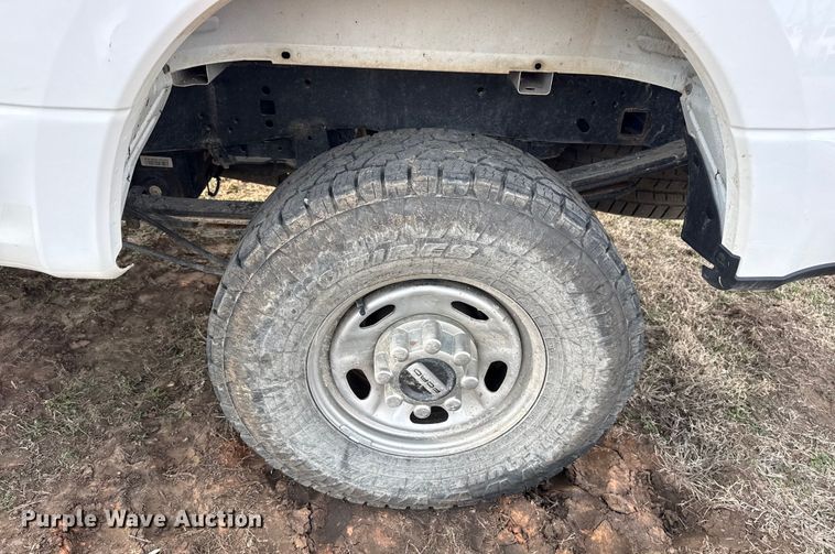 image for item DQ4273 2019 Ford F250 Super Duty XL Ext. Cab pickup truck