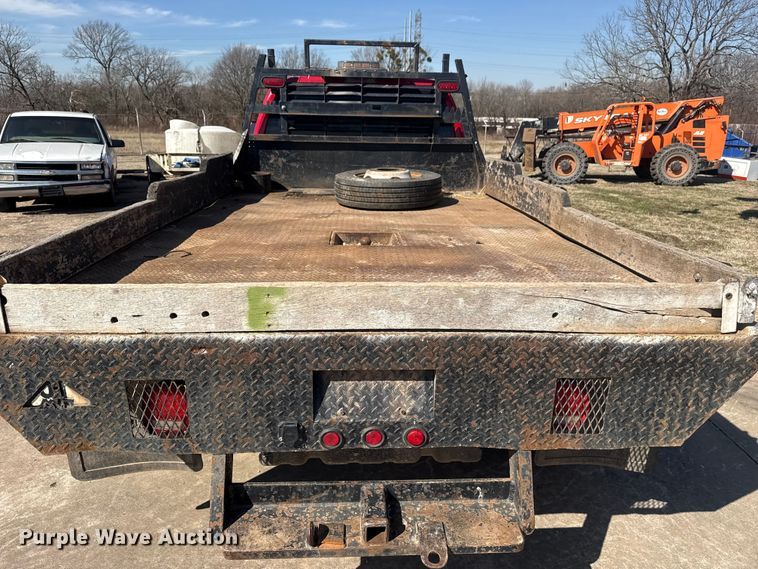 image for item DQ4283 2012 Ford F550 Super Duty Ext. Cab flatbed truck