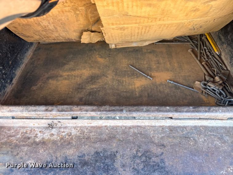 image for item DQ4283 2012 Ford F550 Super Duty Ext. Cab flatbed truck