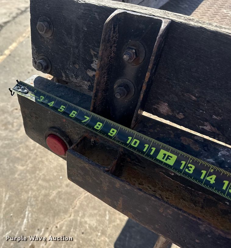 image for item DQ4283 2012 Ford F550 Super Duty Ext. Cab flatbed truck