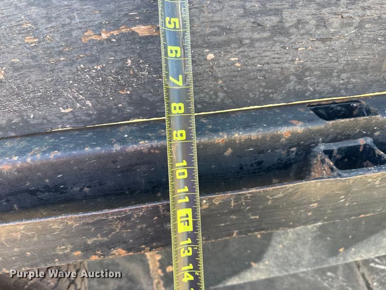 image for item DQ4283 2012 Ford F550 Super Duty Ext. Cab flatbed truck