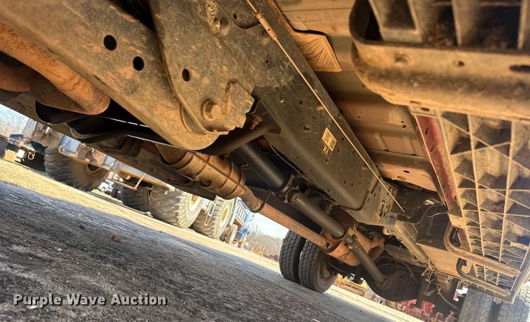 image for item DQ4283 2012 Ford F550 Super Duty Ext. Cab flatbed truck