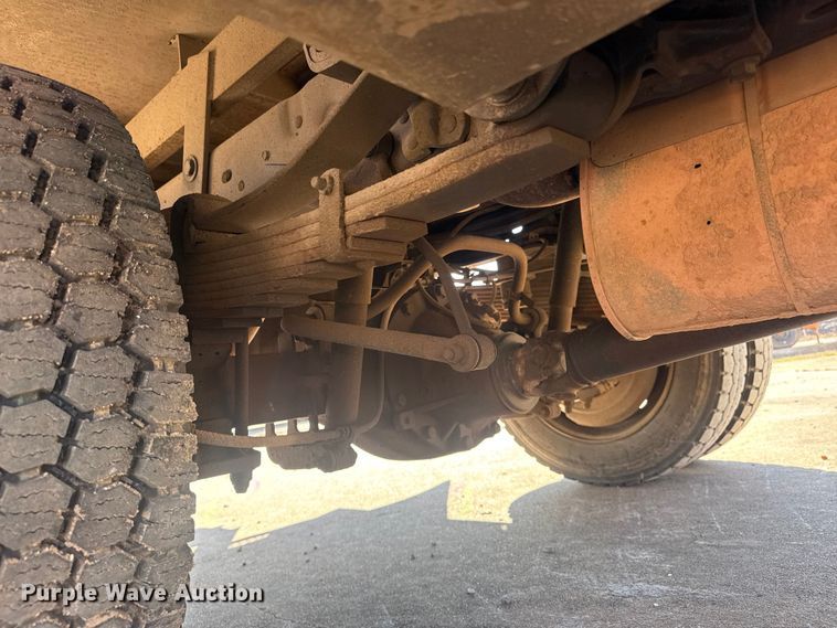 image for item DQ4283 2012 Ford F550 Super Duty Ext. Cab flatbed truck