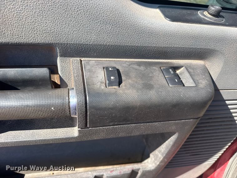 image for item DQ4283 2012 Ford F550 Super Duty Ext. Cab flatbed truck