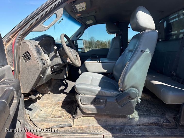 image for item DQ4283 2012 Ford F550 Super Duty Ext. Cab flatbed truck