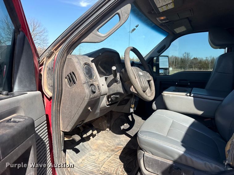 image for item DQ4283 2012 Ford F550 Super Duty Ext. Cab flatbed truck