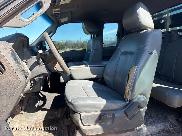 image for item DQ4283 2012 Ford F550 Super Duty Ext. Cab flatbed truck