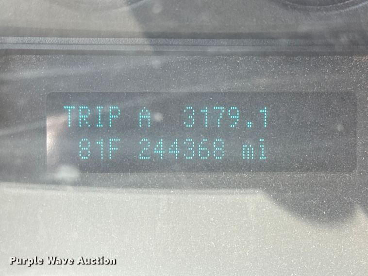 image for item DQ4283 2012 Ford F550 Super Duty Ext. Cab flatbed truck