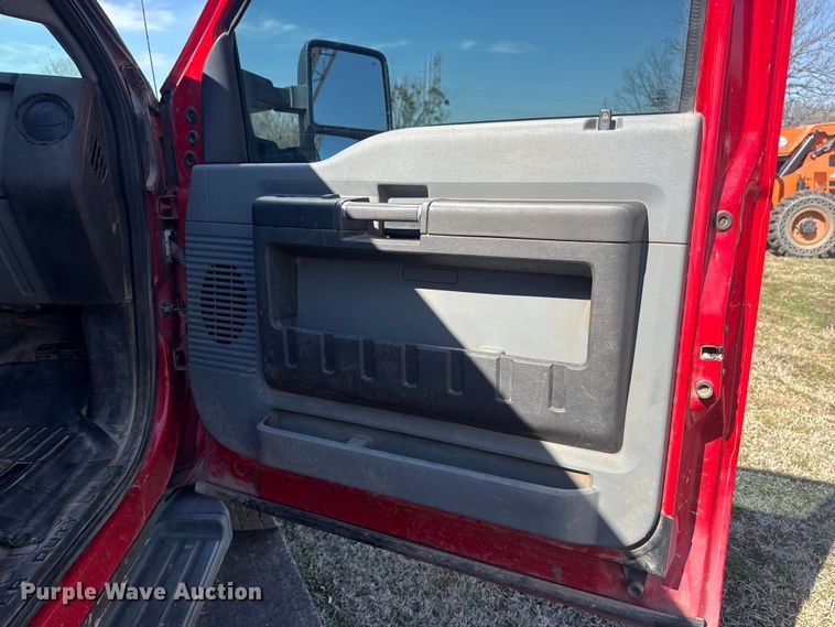 image for item DQ4283 2012 Ford F550 Super Duty Ext. Cab flatbed truck