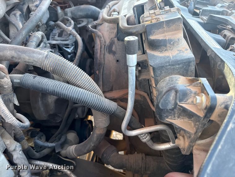 image for item DQ4283 2012 Ford F550 Super Duty Ext. Cab flatbed truck