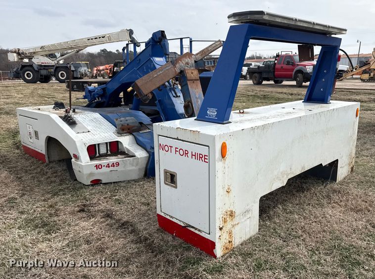 image for item DQ4287 Miller Industries wrecker bed