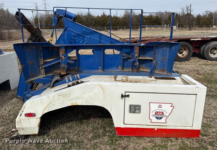image for item DQ4287 Miller Industries wrecker bed