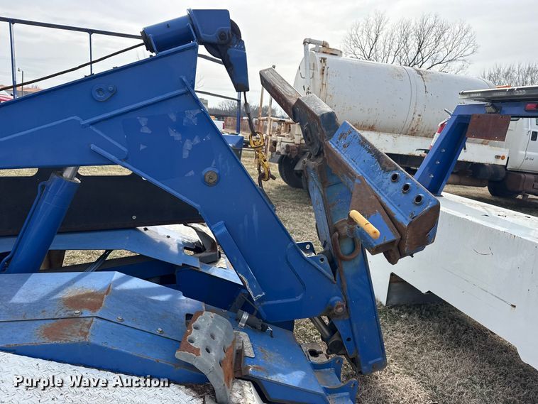 image for item DQ4287 Miller Industries wrecker bed